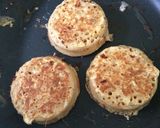 A picture of step 3 of Eggy crumpets with crispy bacon 🥓 🥚.
