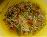 Foto langkah ke 5 dari resep Dadar Telur Cah Toge.