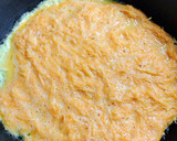 Foto del paso 3 de la receta: Omelette de zanahoria y queso