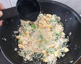 A picture of step 4 of Rava Upma.