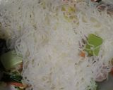 Foto langkah ke 2 dari resep 853) Bihun Goreng Ceria ala Resto.