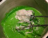 Foto langkah ke 5 dari resep Chiffon pandan keju.