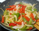 Foto del paso 1 de la receta: Huevos estrellados picantones
