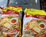 A picture of step 1 of Egg maggi.