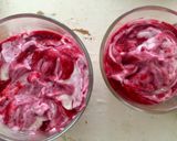 Foto del paso 10 de la receta: Copa cremosa de queso y frutos rojos con aroma de ron