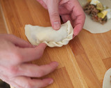 Foto del paso 12 de la receta: Empanadas de carne jugosas