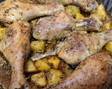 Foto del paso 4 de la receta: Muslitos de pollo con patatas al romero