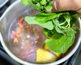 Foto langkah ke 3 dari resep 555. Sayur Bening Bayam.