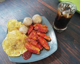 Foto del paso 7 de la receta: Alitas bbq con pataconas y papá salada