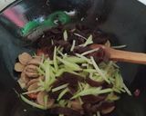 Foto langkah ke 3 dari resep Tumis Bakso, Labu Siam dan Oyong.