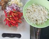 Foto langkah ke 1 dari resep 71. Tauge Ikan asin.