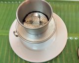 Hình bước làm 5 của món Cà phê phin Việt Nam truyền thống 