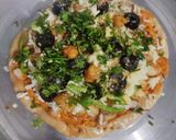A picture of step 14 of Desi style Chhole Achhari piza.