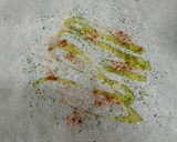 Foto del paso 2 de la receta: Merluza en papillote con guarnición de judías, champiñón y surimi