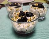 Foto del passaggio 5 della ricetta Dessert light allo yogurt, ricotta e more