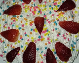 Foto del paso 8 de la receta: Torta riquísima para cumple🎂 rellena de crema, frutilla y dulce de leche
