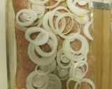 Foto del paso 2 de la receta: Bistec de cerdo al horno con papas y tomate