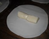 Foto del paso 2 de la receta: Empanadas salchicha, queso y tomate