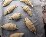 Foto del paso 3 de la receta: Croissant (mis primeros🥐) unos dulces y otros salados