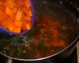 Foto del paso 4 de la receta: Sopa de pollo mediterránea con apio España