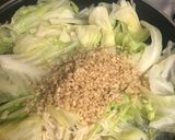 高麗菜金針菇蛋包飯佐照燒雞腿的食譜步驟1照片
