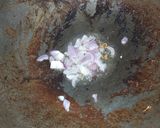 A picture of step 2 of चीजी मैकरोनी.