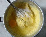 Foto langkah ke 4 dari resep Cheese Custard Muffin.