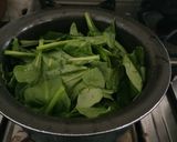 A picture of step 4 of Cheesy Spinach Christmas Tree.
