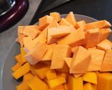 Une image de l'étape 1 de Velouté potiron et patate douce.