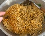Foto langkah ke 6 dari resep Mie Goreng Bumbu Kacang.