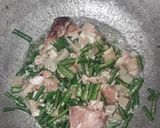 Foto langkah ke 2 dari resep Sayur bening bayam kacang.