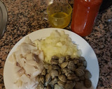 Foto del paso 1 de la receta: Almejas y calamares en salsa!