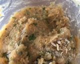Foto del paso 1 de la receta: Albóndigas de pollo rellenas de queso en salsa de chipotle