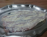 Foto del paso 1 de la receta: Pescadilla rellena de ajetes
