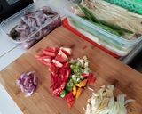 Foto langkah ke 1 dari resep Tumis Udang Cumi Jamur Enoki.