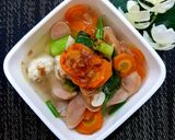 Foto langkah ke 6 dari resep Sop Sosis Bakso Rambutan.