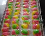 Foto langkah ke 4 dari resep Bolu mawar.