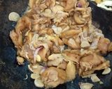 Foto langkah ke 2 dari resep Ayam Iris Saus Gurih.