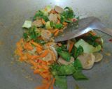 Foto langkah ke 4 dari resep Bihun Goreng Spesial.
