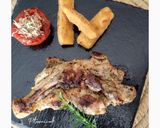 Foto del paso 9 de la receta: Pollo a la plancha con guarnición de tomate y calabacín rebozado
