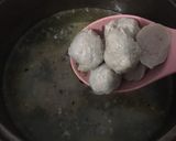 Foto langkah ke 2 dari resep Sup Tahu Putih Bakso.