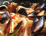 Foto del paso 9 de la receta: Espagueti con mejillones,  espárragos en salsa de tomate