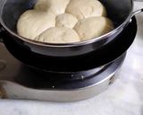 A picture of step 5 of Buns in pan.
