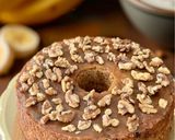 Foto del passaggio 8 della ricetta Ciambellone di Mele con Banana e Noci