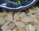 आलू शिमला मिर्च की सब्जी(aloo shimla mirch ki sabzi recipe in hindi) रेसिपी चरण 1 फोटो