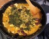 Une image de l'étape 15 de Poulet aux olives violettes, sauce crème au citron confit et coriandre.