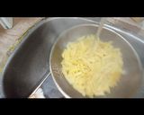A picture of step 2 of Spicy penne arrabiata.