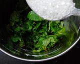 A picture of step 1 of Mint Sharbat.