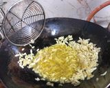 A picture of step 1 of Roasted gram chiwda namkeen.
