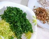 Foto langkah ke 2 dari resep Tumis kembang Daun pepaya,Teri dan tempe.